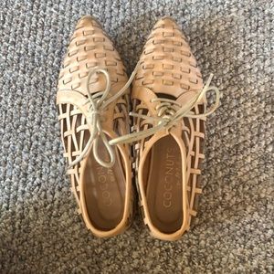 Ladies coconuts by Matisse shoes size 8